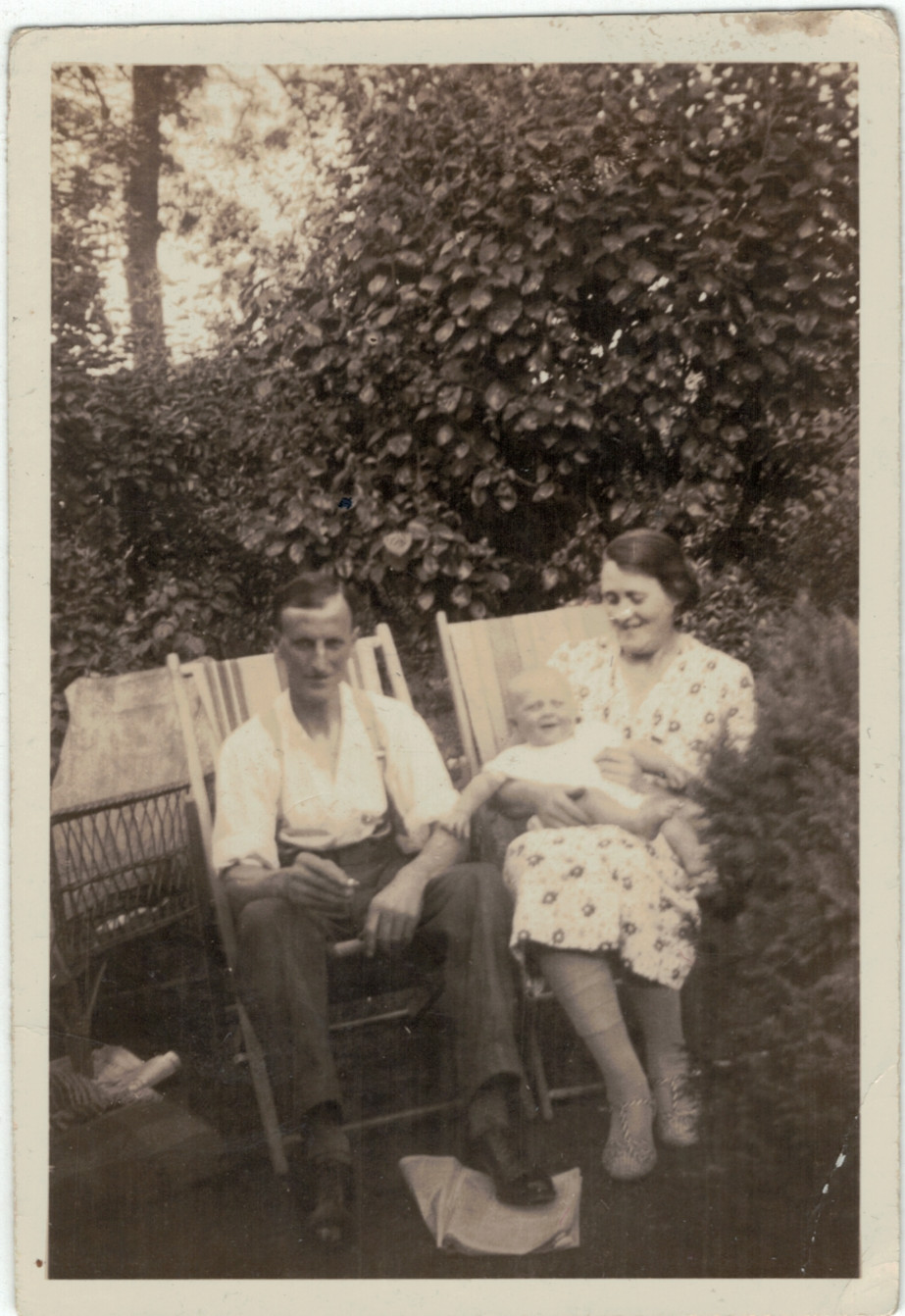 1937-Grandma-Grandpa-Michael-Bullingham-01a